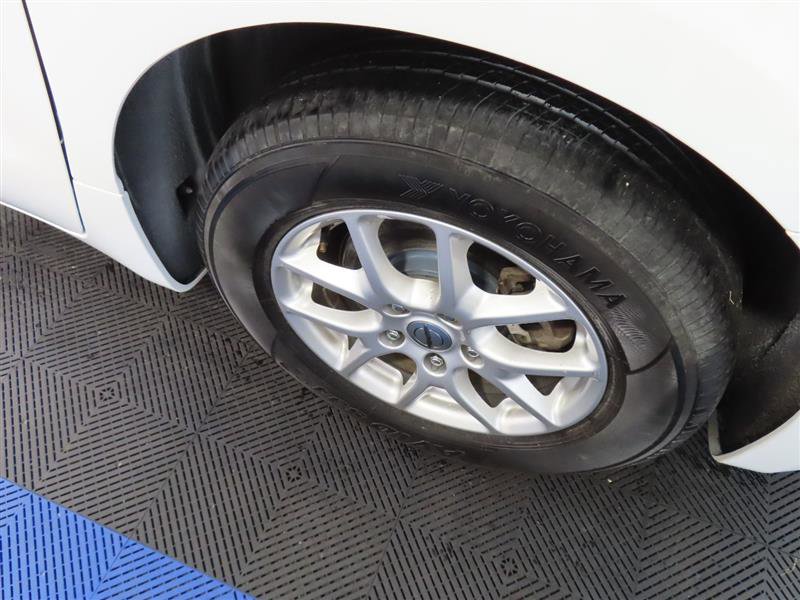 Used 2023 Chrysler Voyager LX FWD image 7