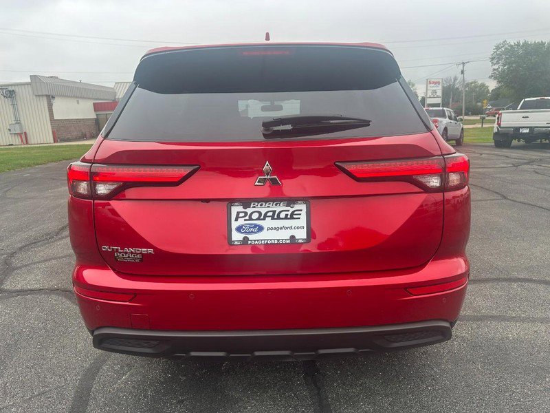 Used 2024 Mitsubishi Outlander ES image 4