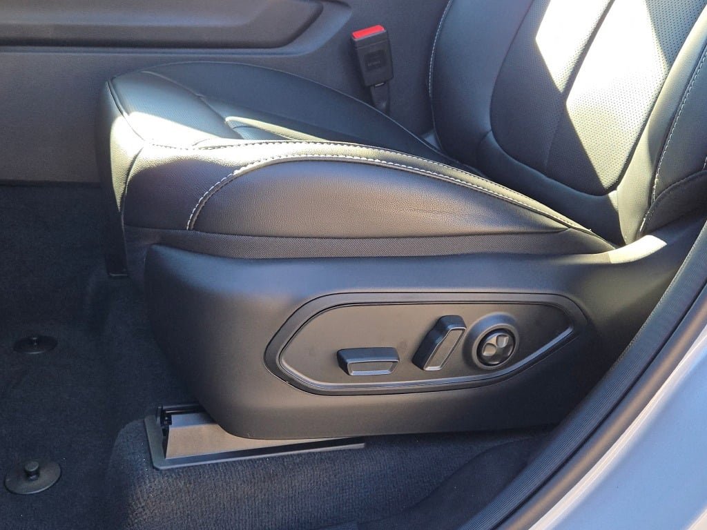 New 2025 Jeep Grand Cherokee Limited w/ Luxury Tech Group II image 25