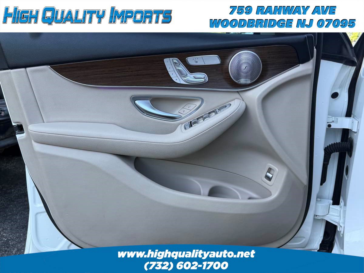 Used 2021 Mercedes-Benz GLC 300 4MATIC w/ Multimedia Package image 54