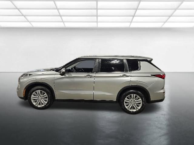Used 2022 Mitsubishi Outlander ES AWD/4WD image 7