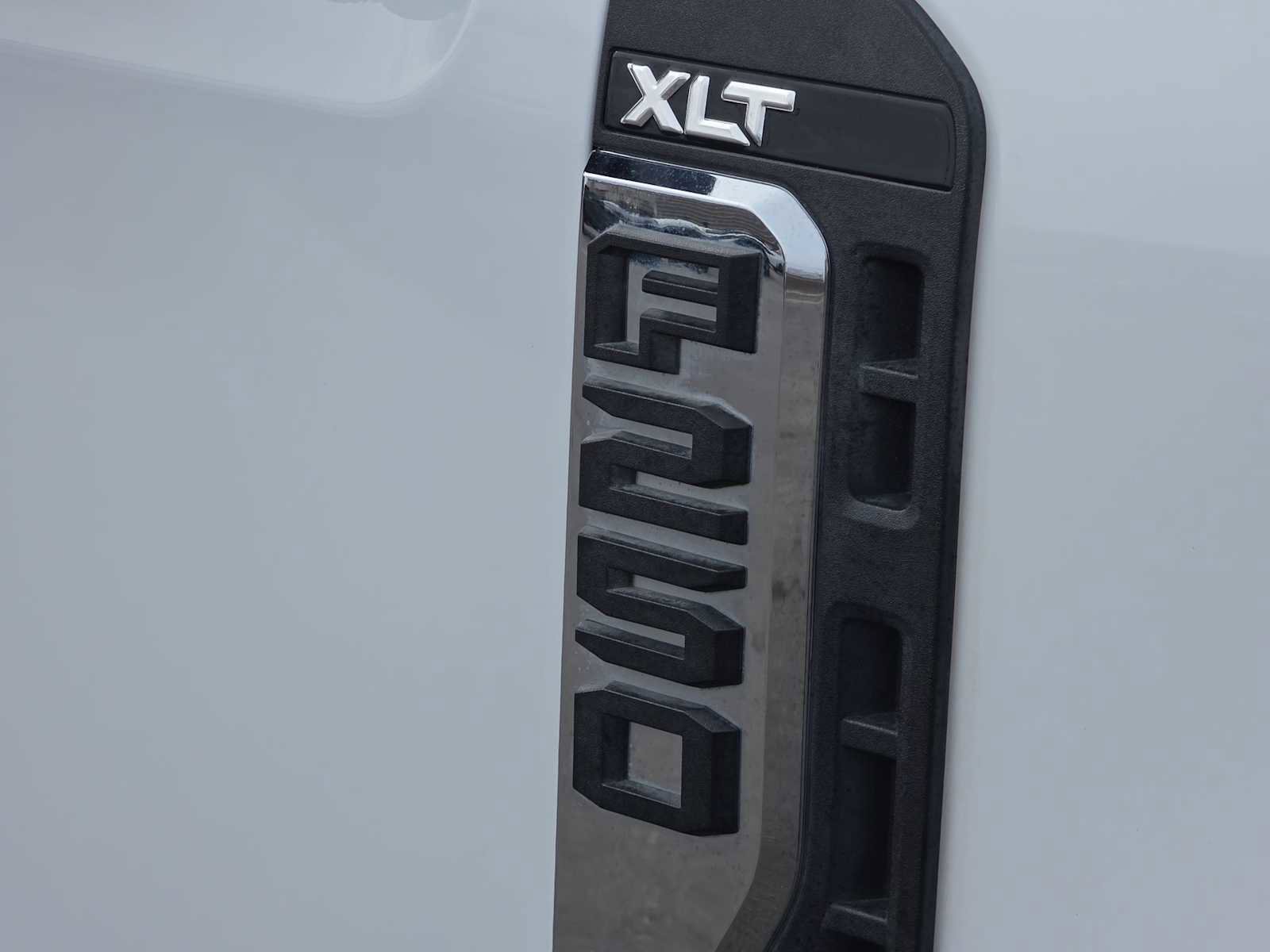 Used 2025 Ford F250 XLT image 11