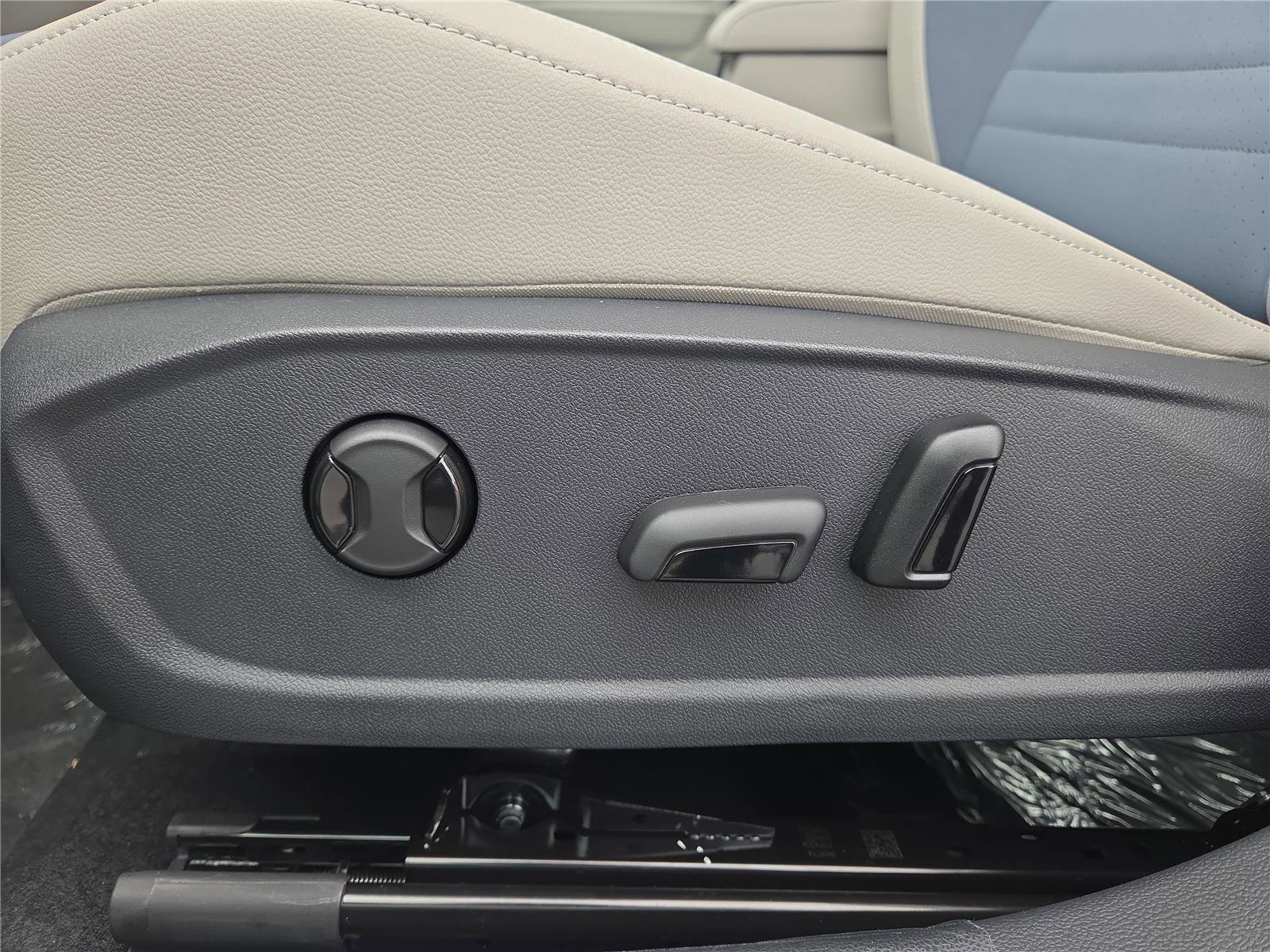 New 2026 Volkswagen Jetta SE image 14