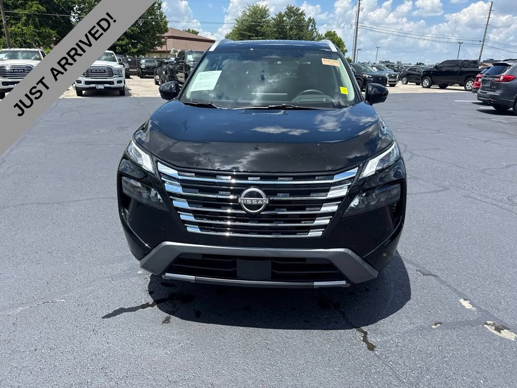 Certified 2025 Nissan Rogue SL w/ Tech Package AWD/4WD image 2