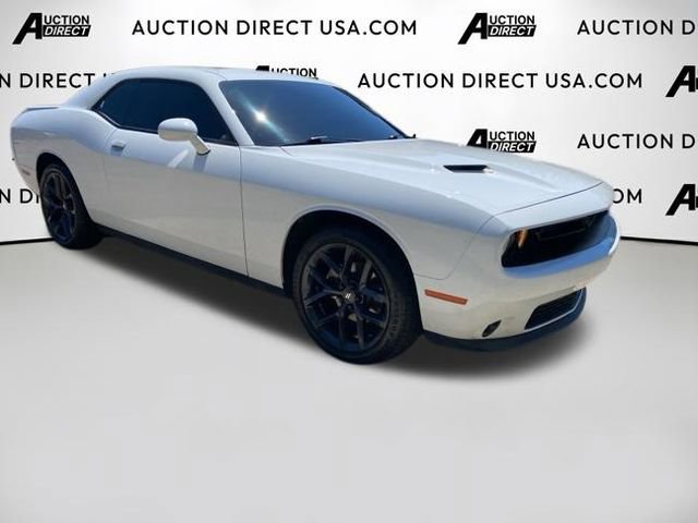 Used 2022 Dodge Challenger SXT w/ Driver Convenience Group RWD image 24