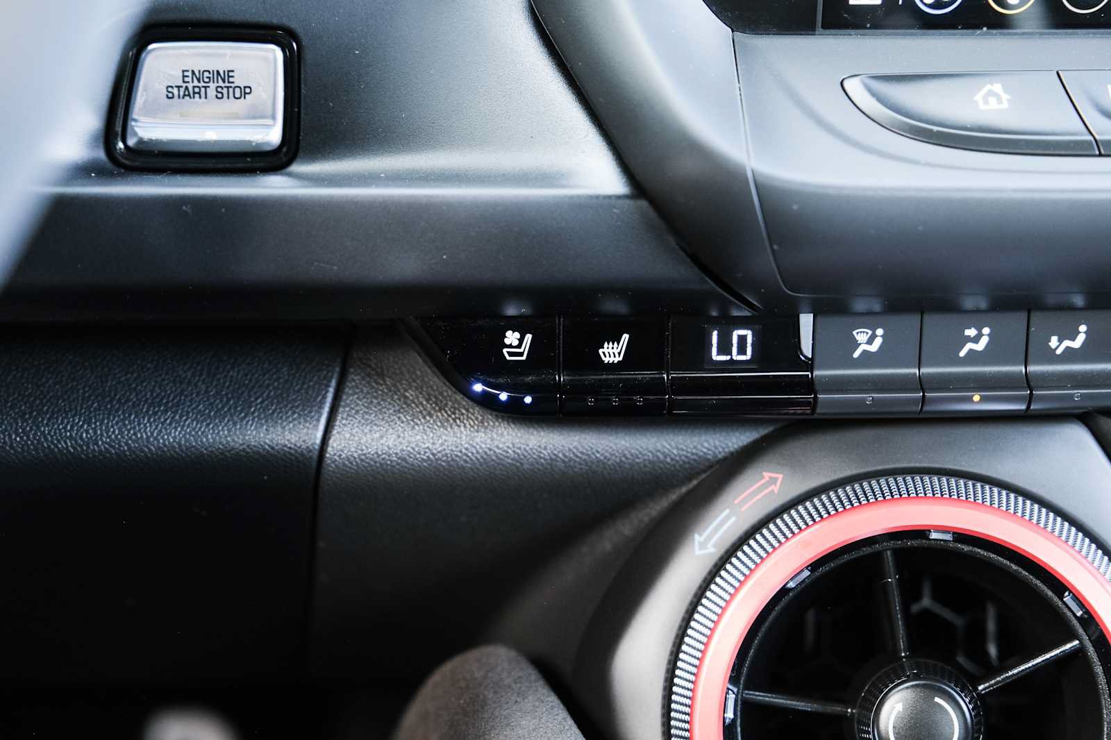 Used 2019 Chevrolet Camaro ZL1 RWD image 44