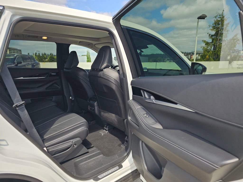 Certified 2024 INFINITI QX60 Pure image 17