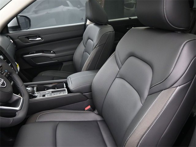 Used 2025 Nissan Pathfinder SL w/ SL Premium Package image 19