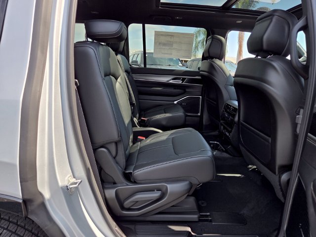 New 2026 Jeep Grand Wagoneer 2WD w/ Premium Group I image 15