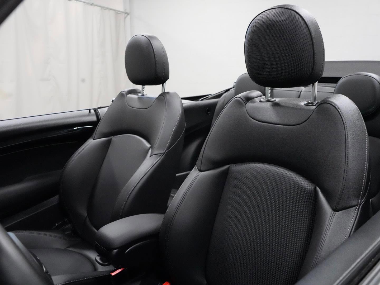 Certified 2023 MINI Cooper S FWD image 4