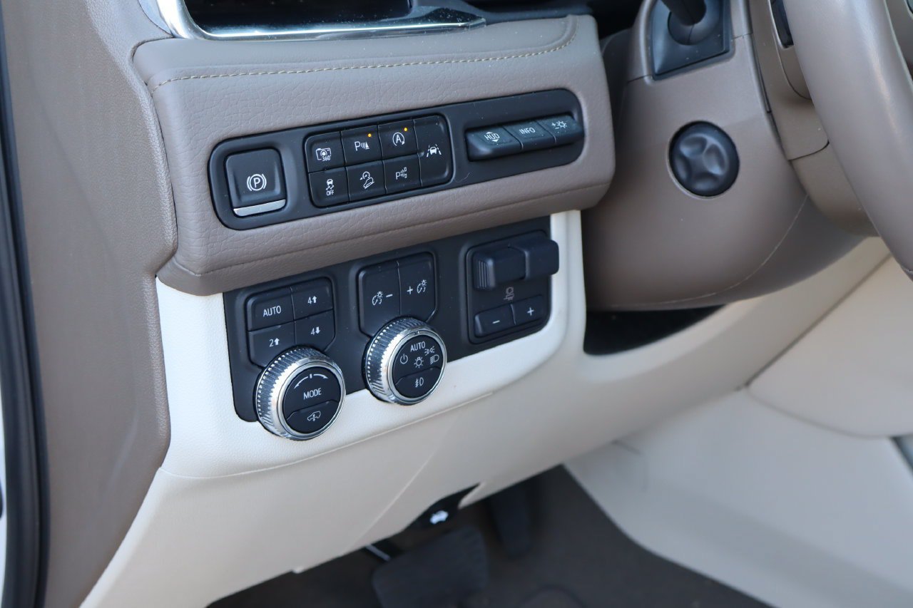 Used 2024 GMC Yukon XL Denali w/ Advanced Technology Package AWD/4WD image 28