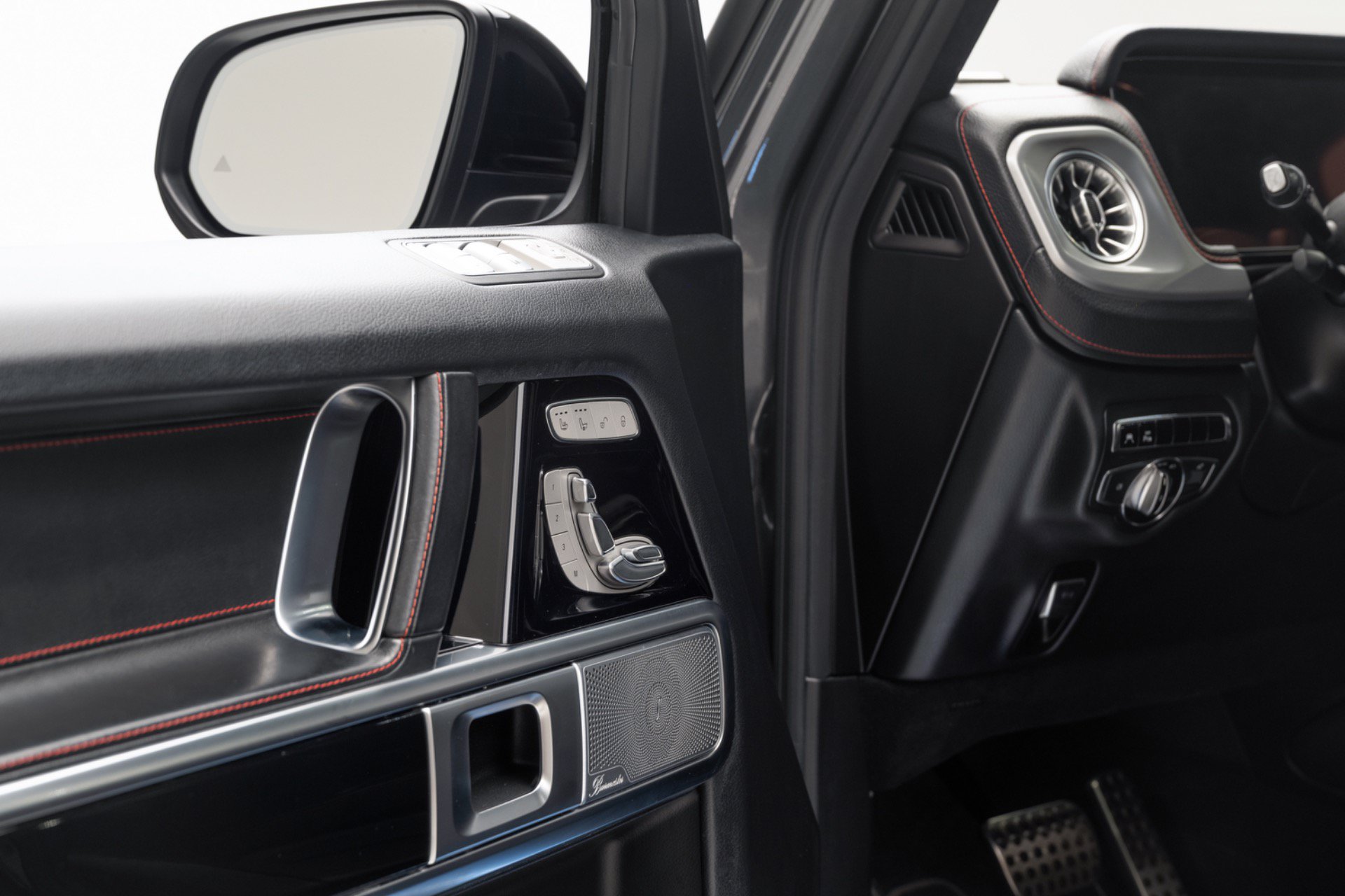 Used 2022 Mercedes-Benz G 550 image 17