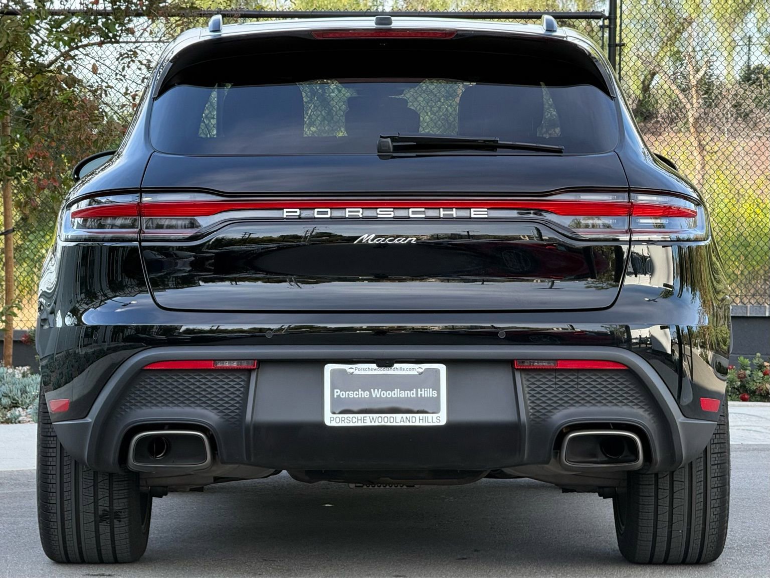 Used 2025 Porsche Macan AWD/4WD image 6