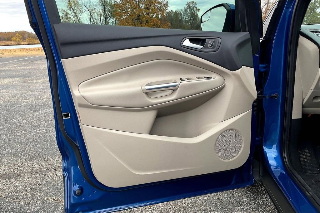 Used 2018 Ford Escape SEL image 18