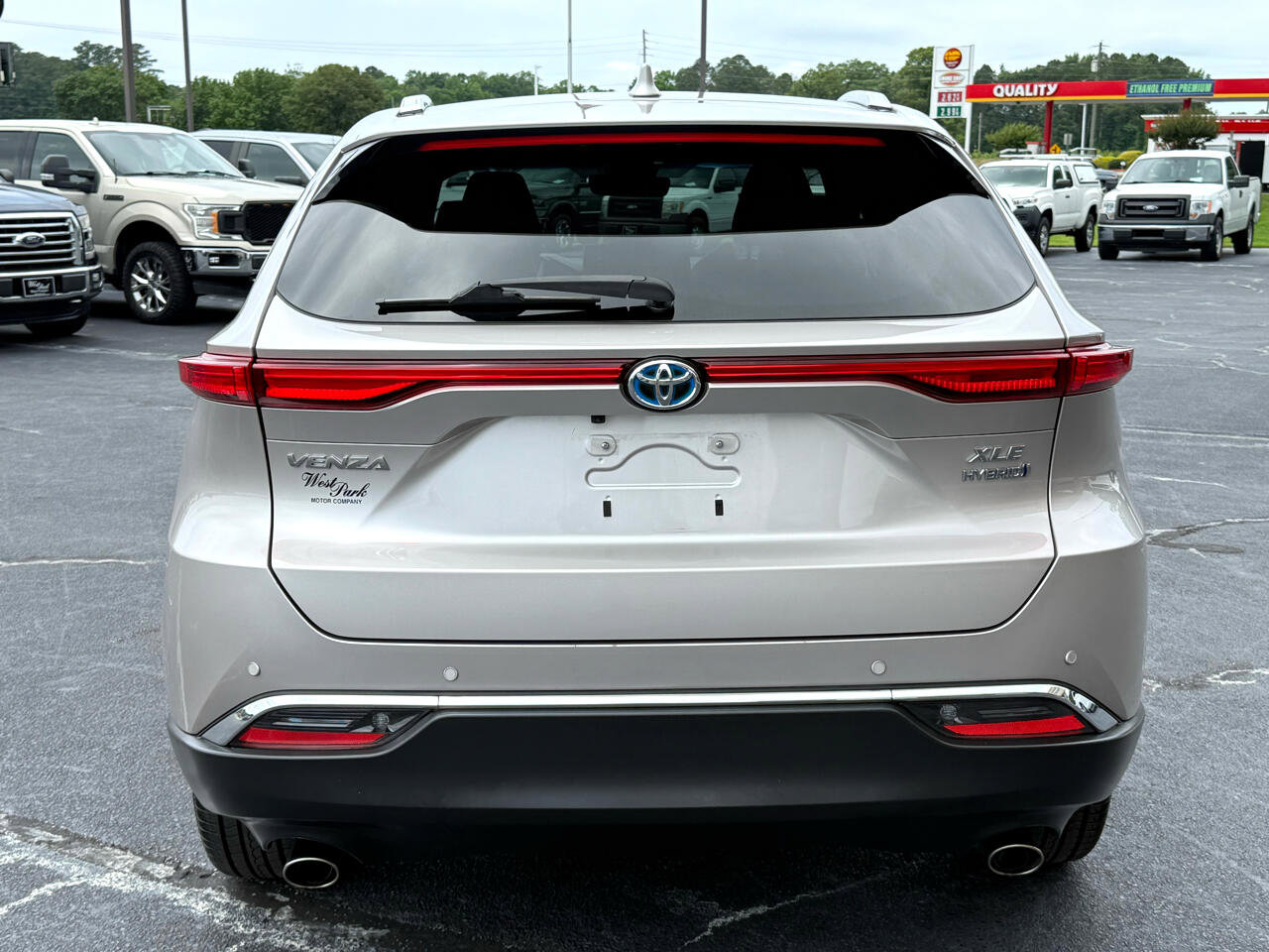 Used 2021 Toyota Venza XLE image 4