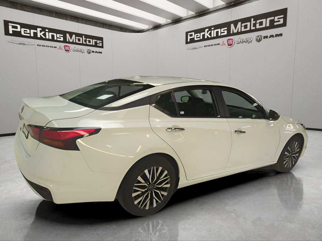 Used 2025 Nissan Altima 2.5 SV image 5