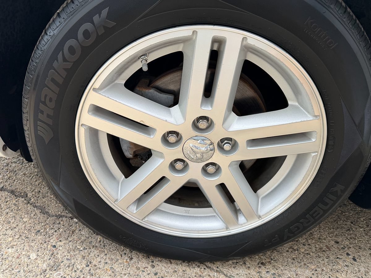 Used 2010 Dodge Avenger Express FWD image 32