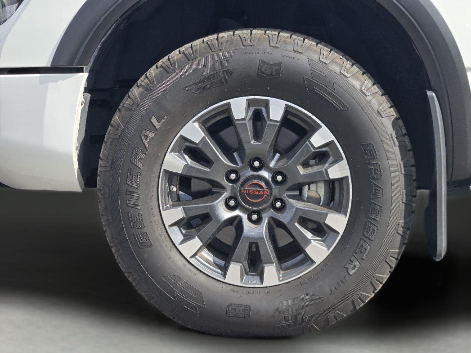 Used 2024 Nissan Titan PRO-4X w/ Pro-4x Convenience Package AWD/4WD image 11