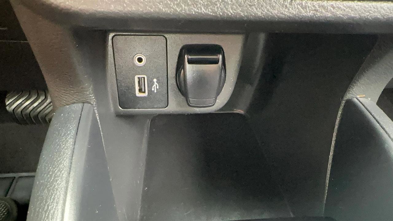 Used 2021 Nissan Versa S image 39