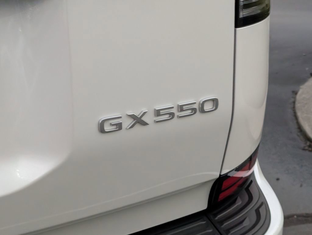Used 2024 Lexus GX 550 image 8