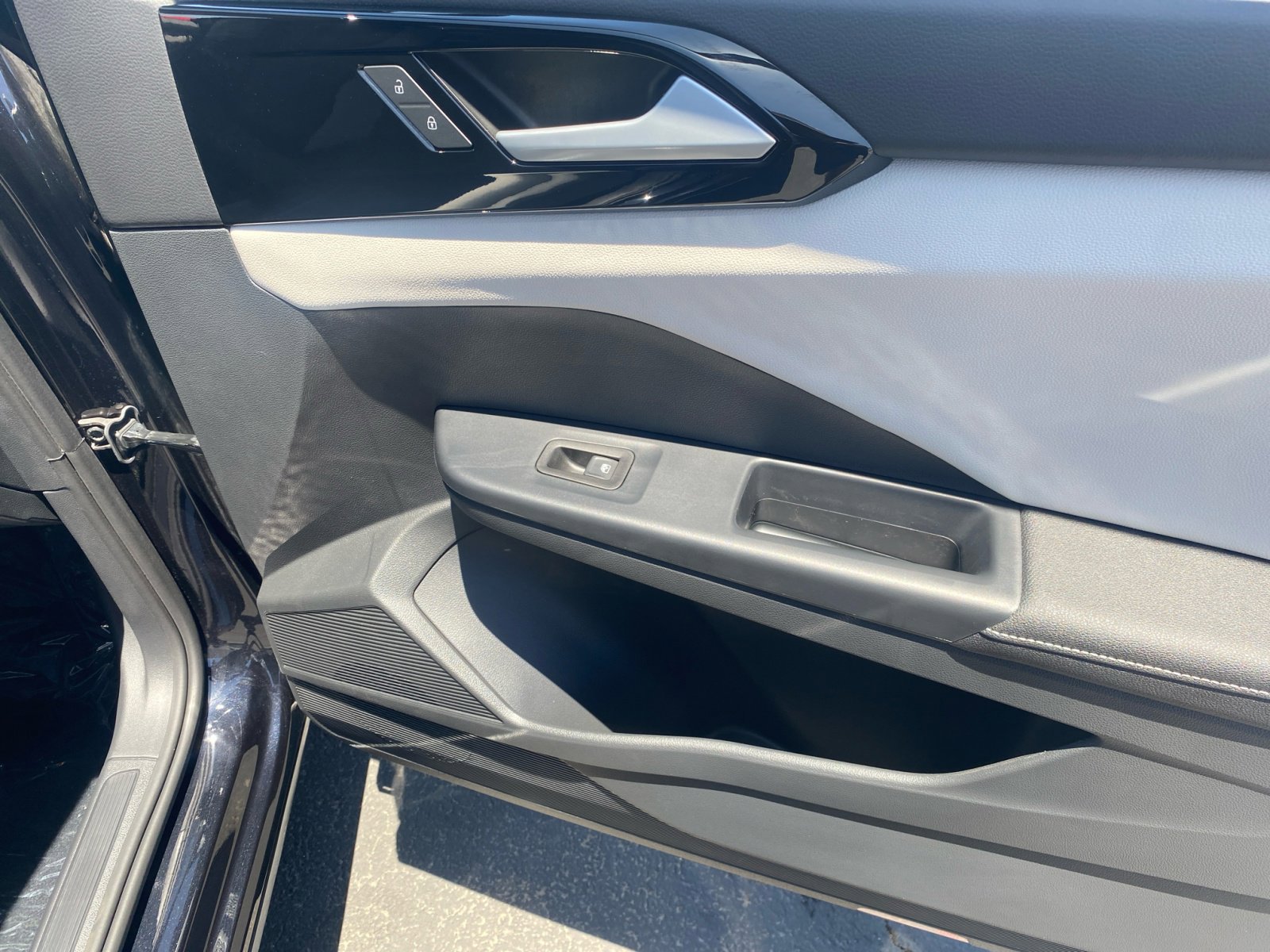 New 2025 Volkswagen Taos S image 16