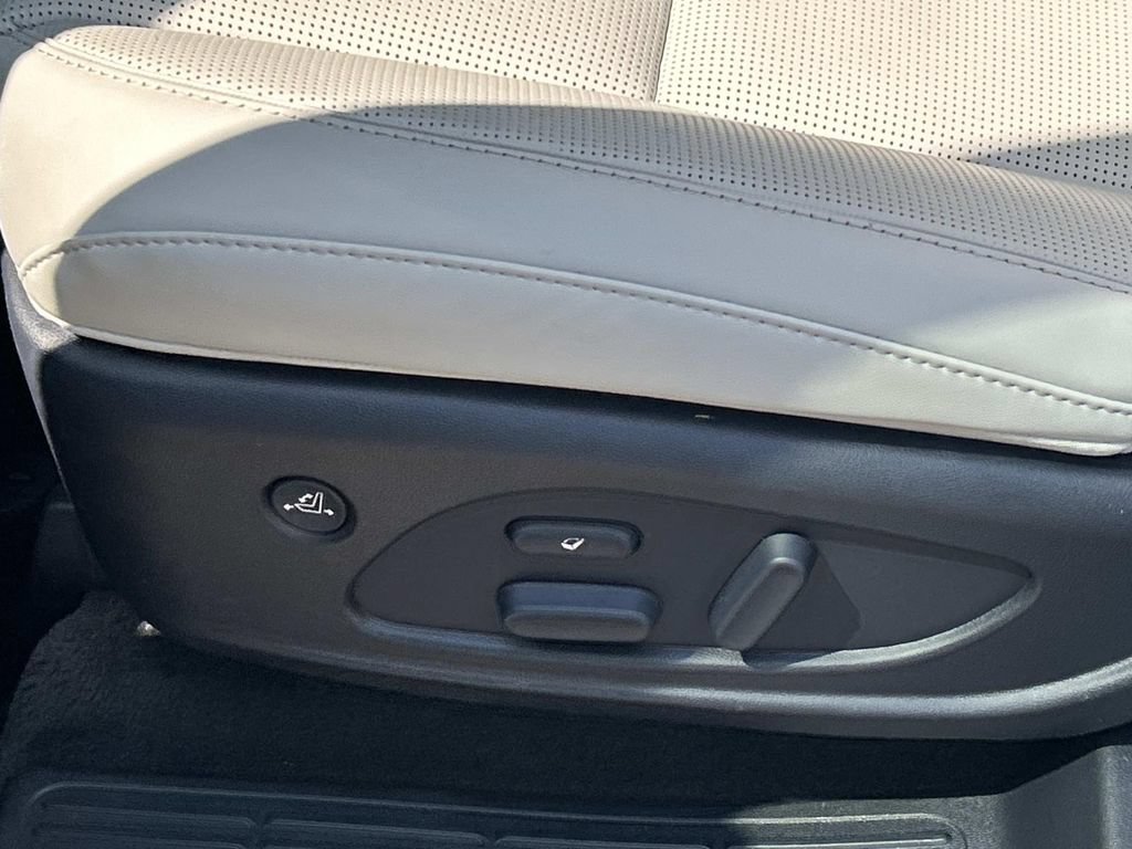 Used 2026 Hyundai Palisade Calligraphy FWD image 23