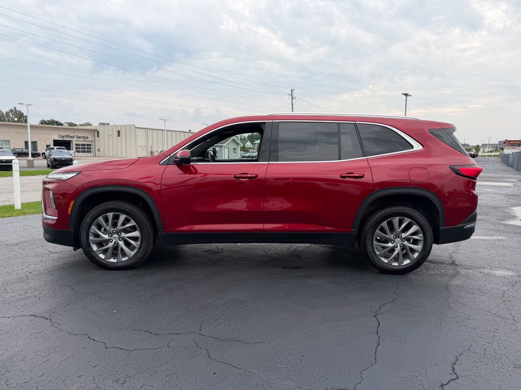 Used 2025 Buick Enclave Preferred AWD/4WD image 4