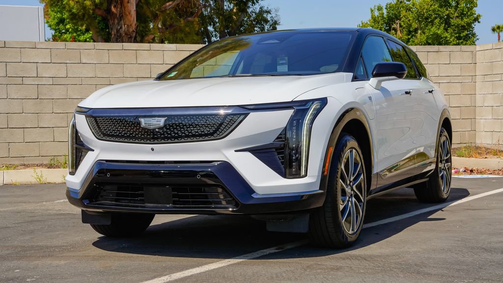 New 2026 Cadillac Optiq Sport 2 RWD image 2