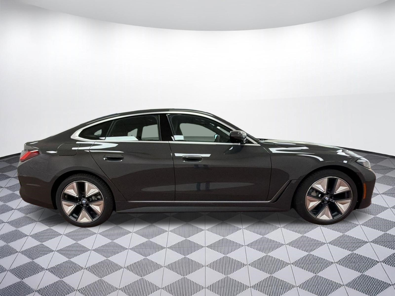 Used 2026 BMW i4 xDrive40i w/ Premium Package AWD/4WD image 7