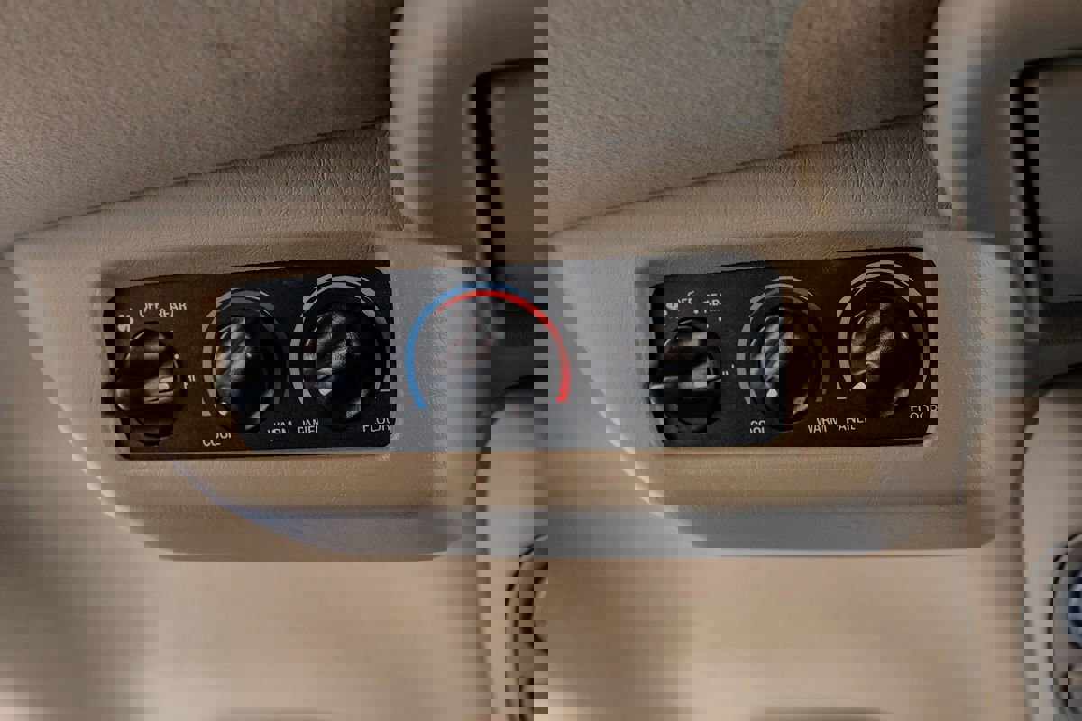 Used 2004 Ford Excursion Eddie Bauer image 25