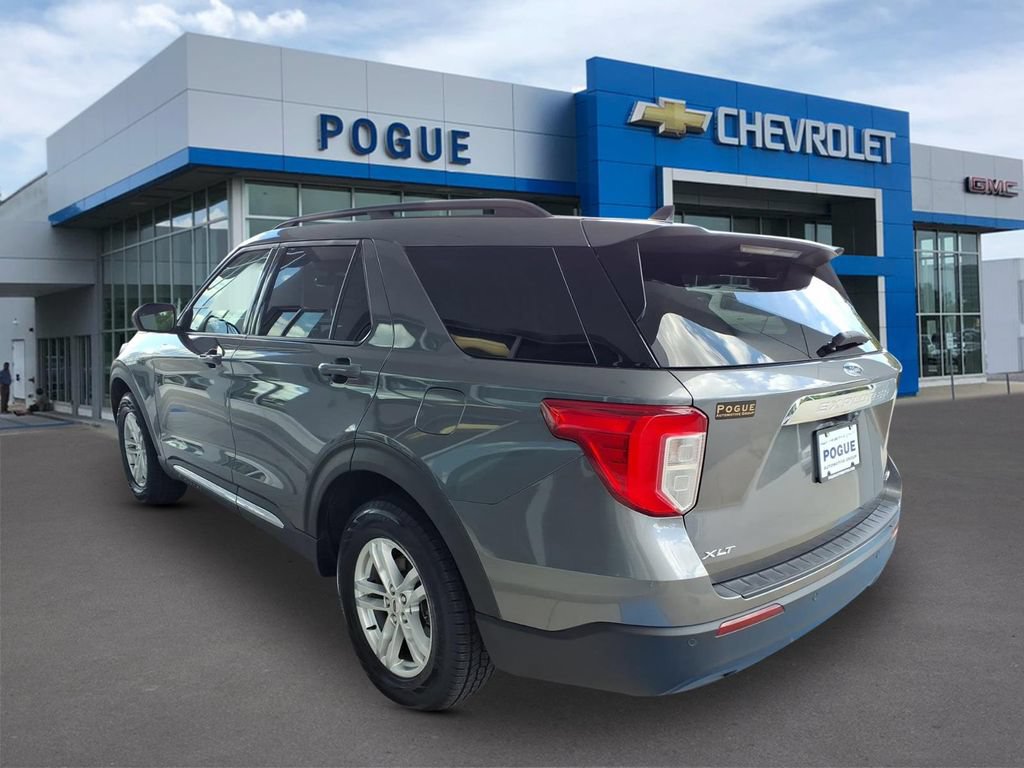 Used 2022 Ford Explorer XLT AWD/4WD image 3