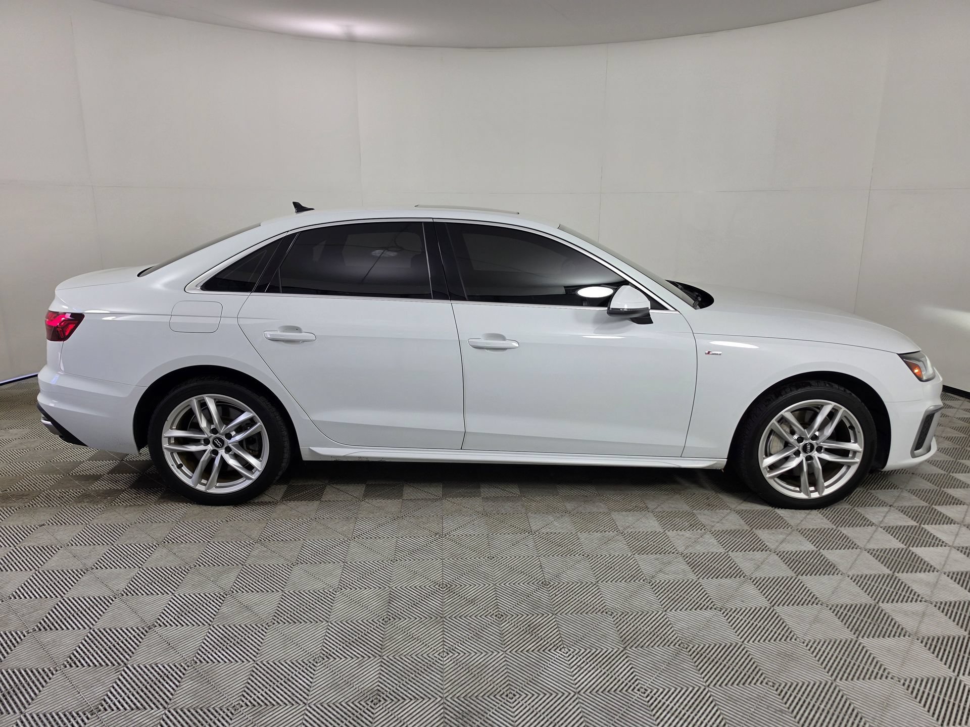 Used 2021 Audi A4 2.0T Premium w/ Convenience Package AWD/4WD image 8