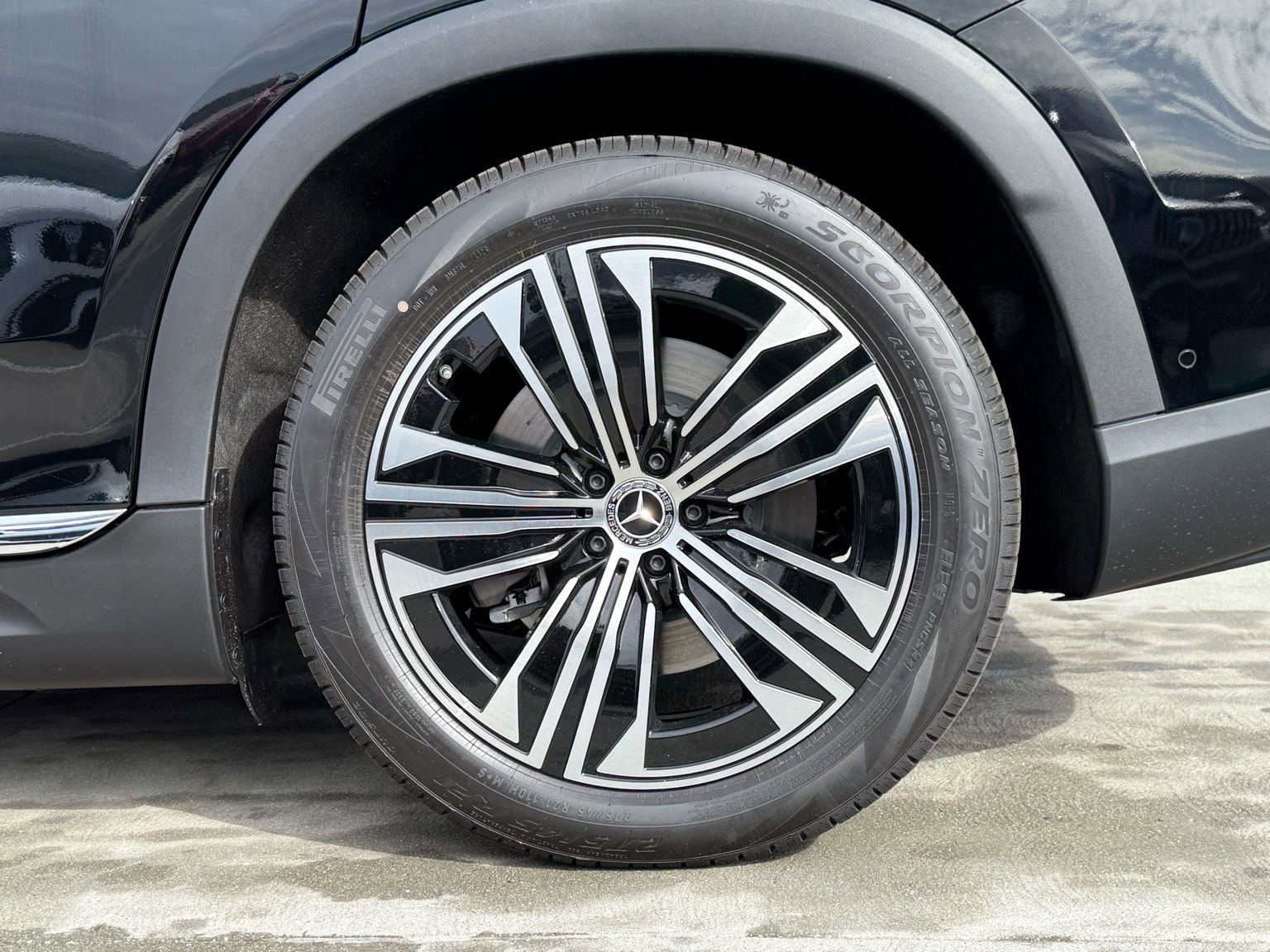 New 2026 Mercedes-Benz EQS 400 4MATIC SUV image 13