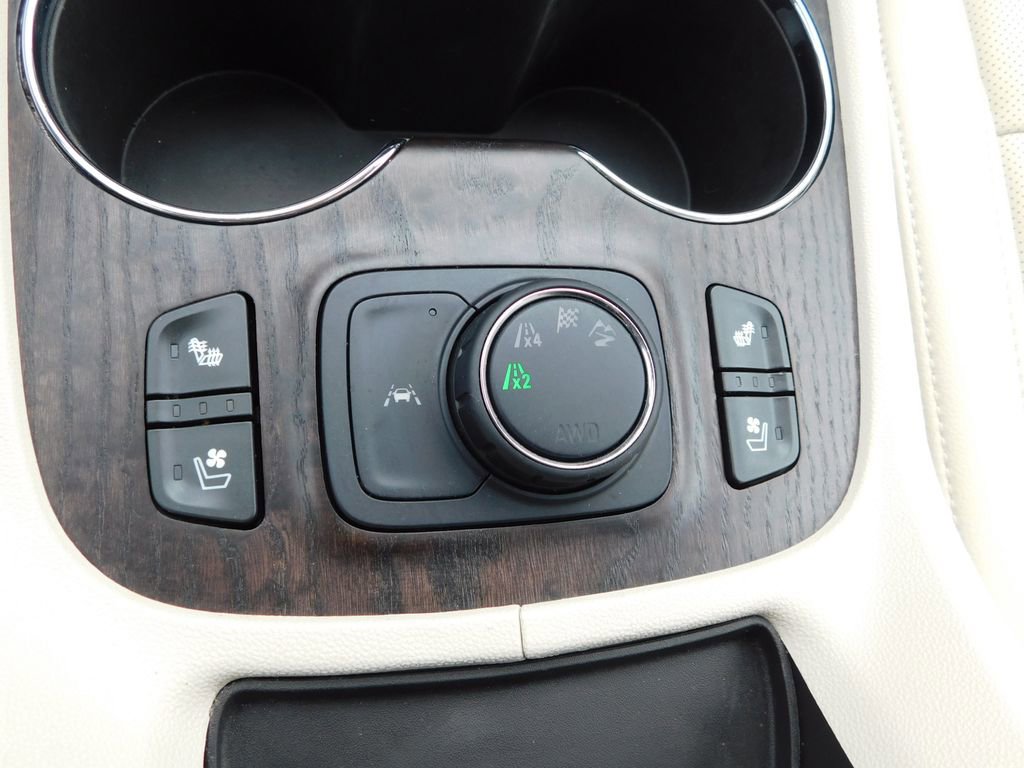 Used 2023 GMC Acadia Denali w/ Denali Technology Package AWD/4WD image 43