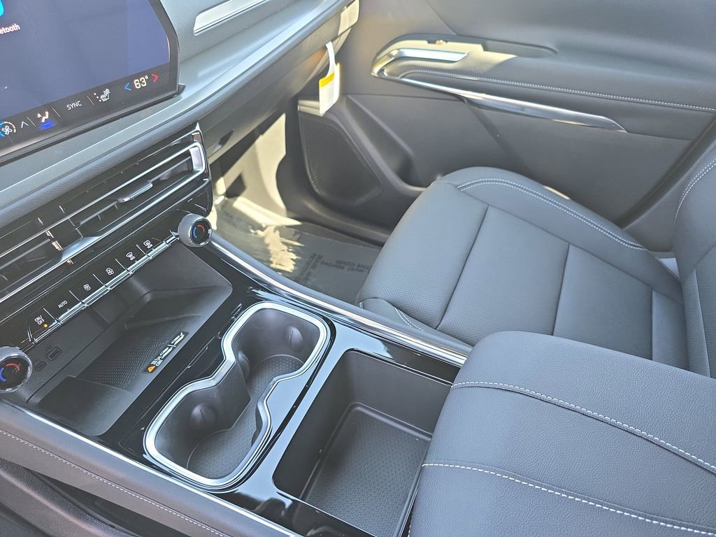 New 2026 Chevrolet Traverse LT w/ Sun and Wheel Package FWD image 25