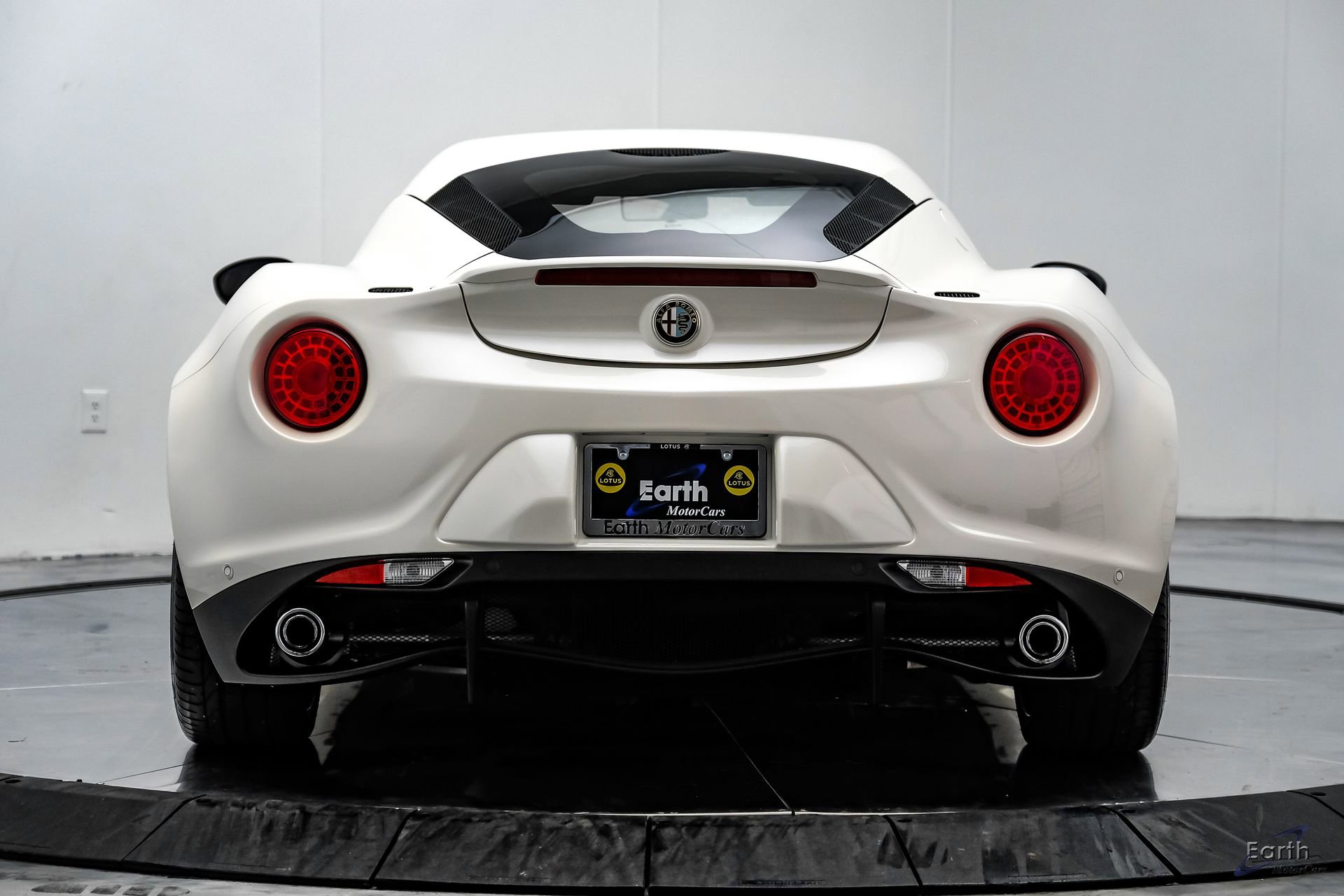 Used 2015 Alfa Romeo 4C Coupe w/ Leather Interior Group RWD image 12