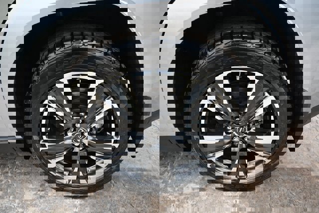 Used 2023 Lexus UX 250h Premium image 13