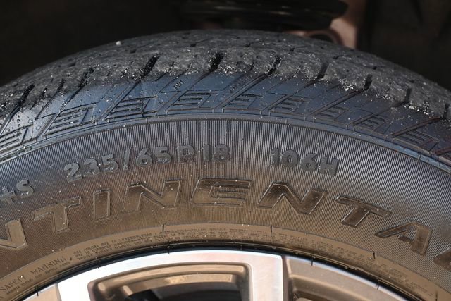 Used 2023 GMC Acadia SLE w/ Driver Convenience Package image 27