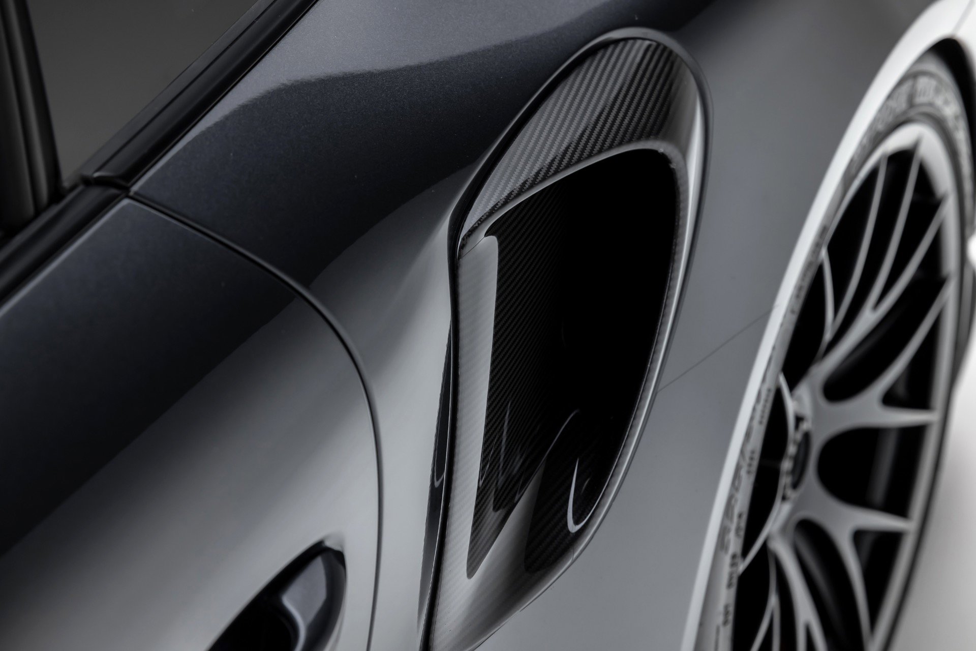 Used 2018 Porsche 911 GT2 RS image 56