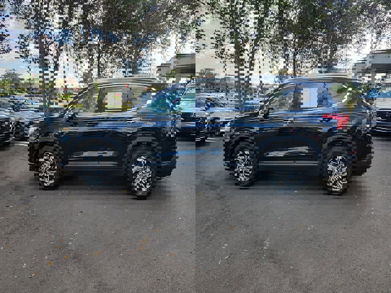 Used 2023 Hyundai Santa Fe SEL image 2