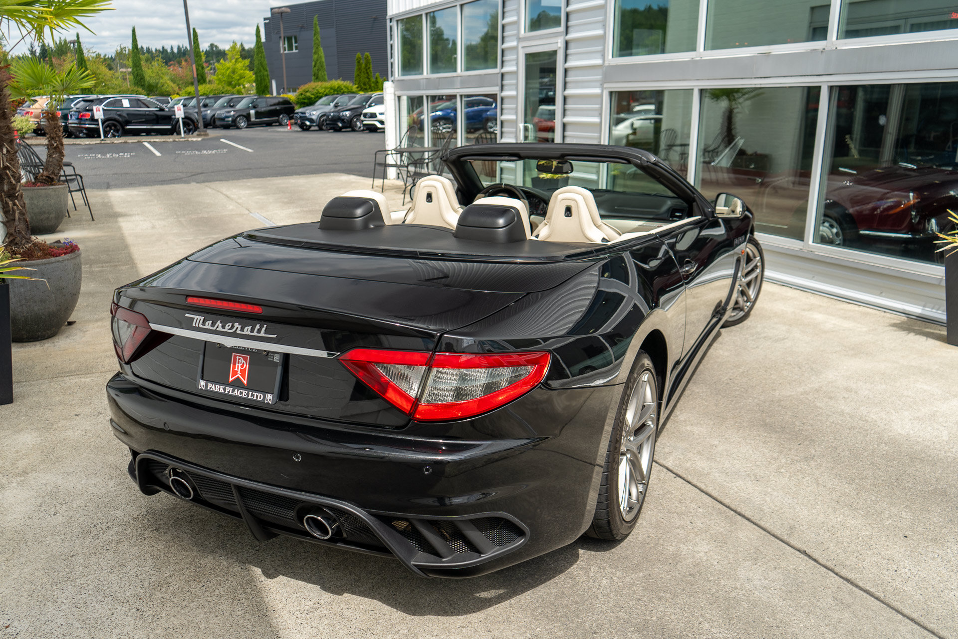 Used 2013 Maserati GranTurismo Sport RWD image 6
