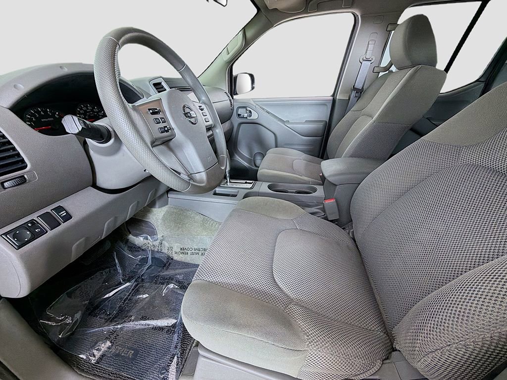 Used 2018 Nissan Frontier SV image 15