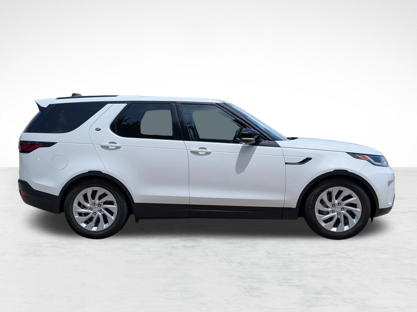 Used 2024 Land Rover Discovery S AWD/4WD image 8
