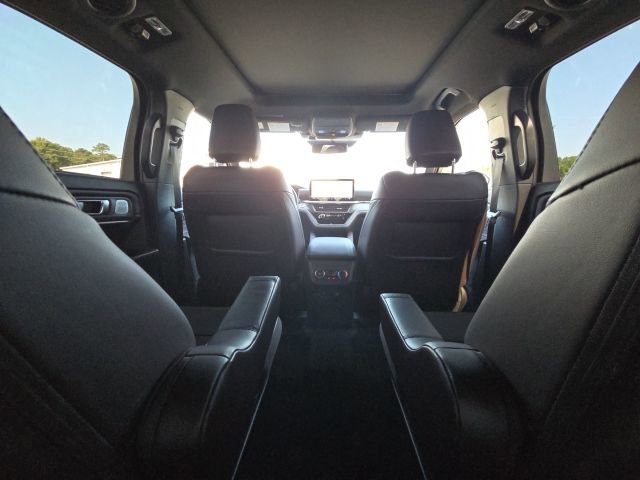 Used 2025 Ford Explorer Platinum w/ Ultimate Package image 20