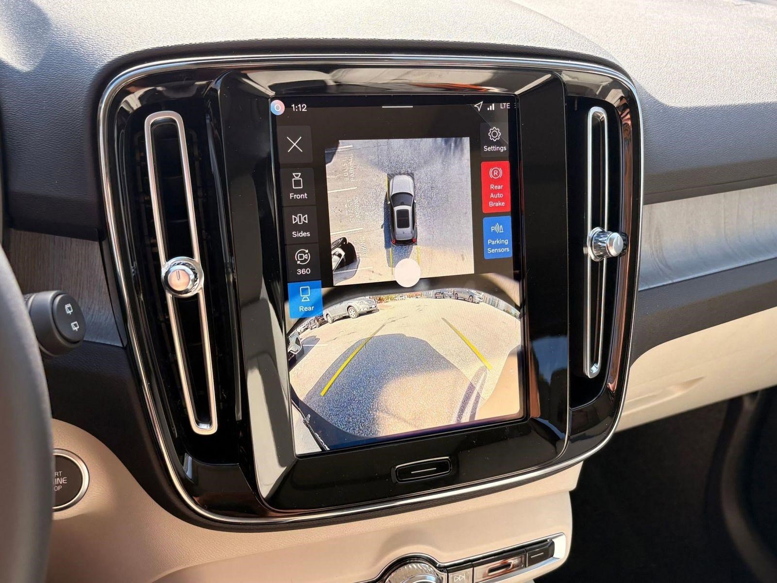 New 2026 Volvo XC40 B4 Plus w/ Climate Package image 31