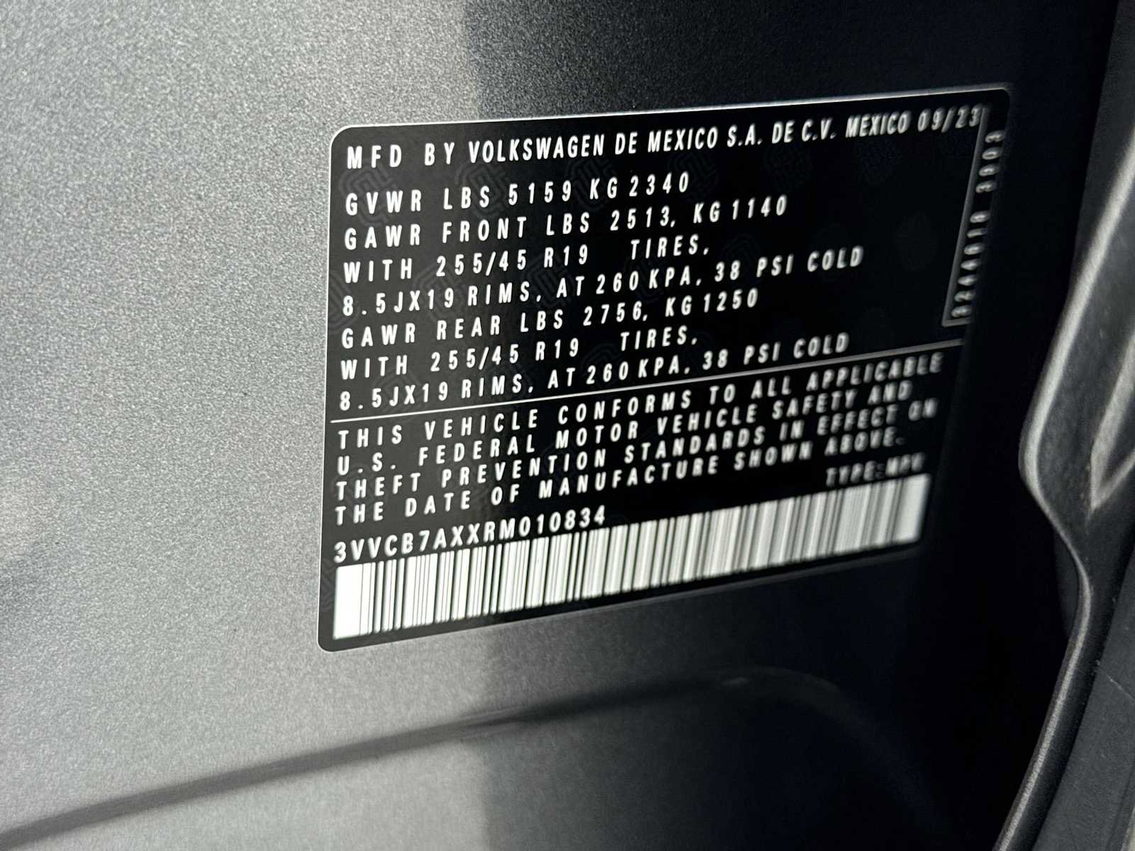 Certified 2024 Volkswagen Tiguan SE R-Line FWD image 34