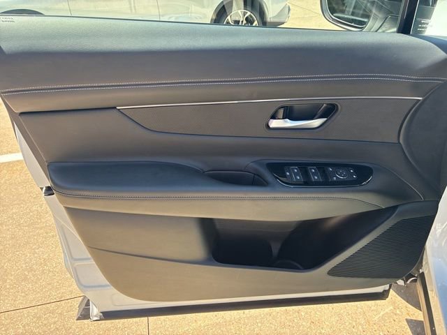 Used 2025 Nissan Murano SV FWD image 19