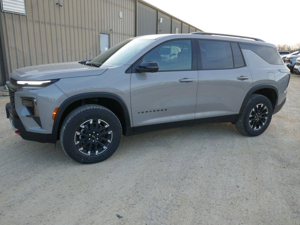 New 2026 Chevrolet Traverse Z71 w/ Enhanced Driving Package AWD/4WD image 7
