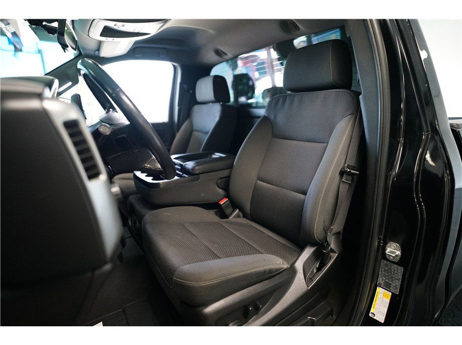 Used 2018 Chevrolet Silverado 1500 LT w/ LT Convenience Package image 11