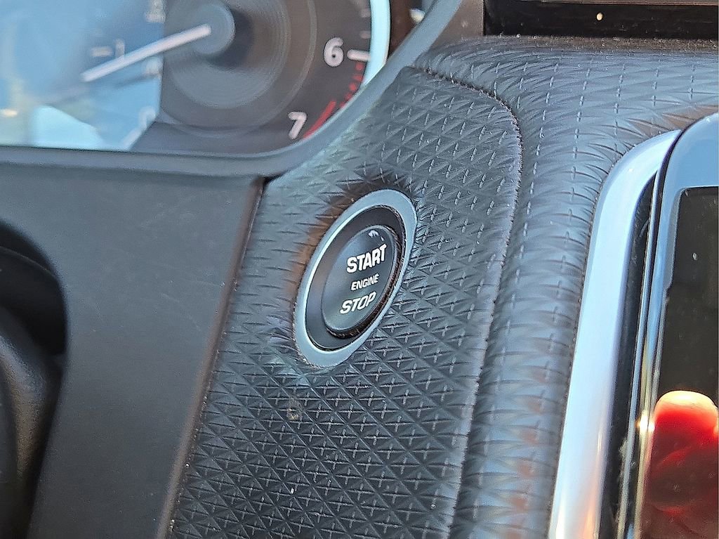 Used 2022 Land Rover Range Rover Velar R-Dynamic S image 30